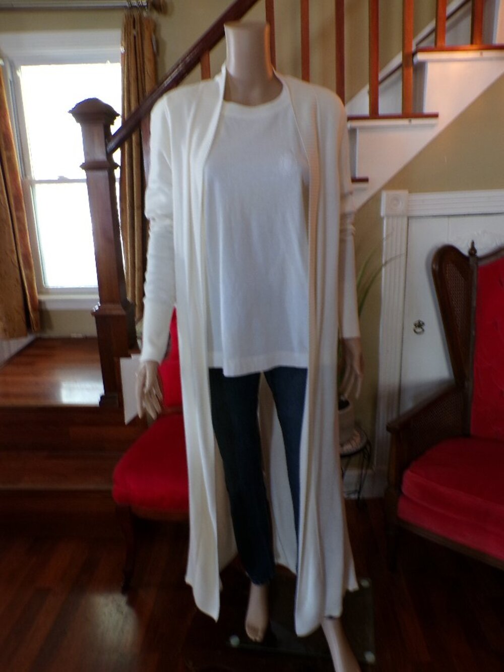 WHITE HOUSE BLACK MARKET Women's Thin Cream Full-Length Sweater Size: Med
